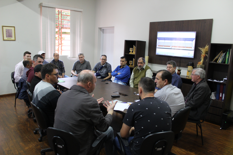 Município articula investimentos aos clubes Penharol, Aymoré e Cruzeiro